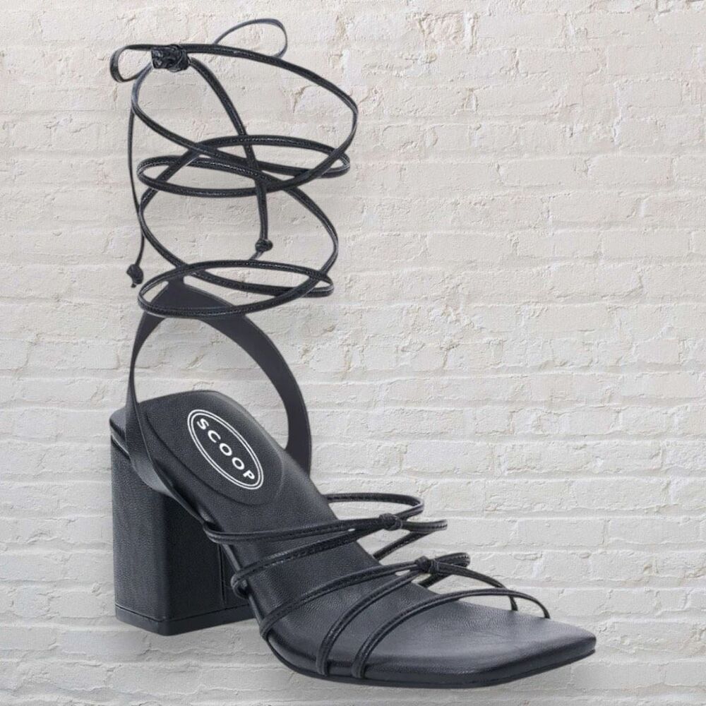 New Scoop Black Strappy Sandals Square Toe Block Heel Womens US Size 9.5